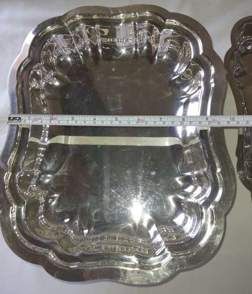 AN EPNS ENTREE VINTAGE DISH BOTH THE HANDLES ON THE LID ARE BROKEN OFF SOLD AS IS