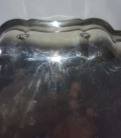 AN EPNS ENTREE VINTAGE DISH BOTH THE HANDLES ON THE LID ARE BROKEN OFF SOLD AS IS