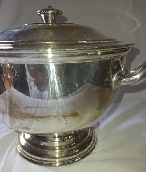 A VINTAGE EPNS SOUP TUREEN BOWL SOLD AS IS