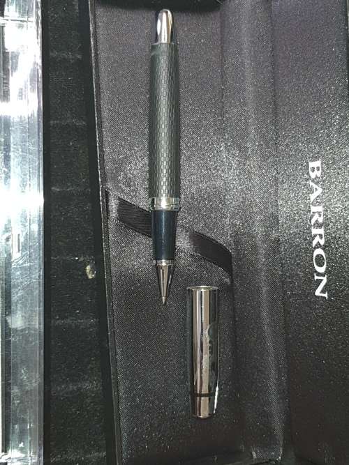 A JOBLOT EXECUTIVE PENS SOLD AS IS NOT TESTED