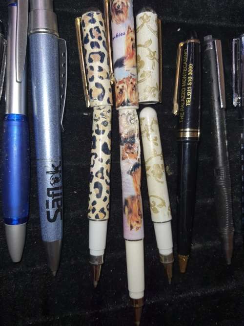 A COLLECTION JOBLOT ROLLER BALL PENS AND PENCILS SOLD AS IS NOT TESTED