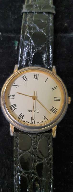 2 VINTAGE QUARTZ WATCHES SOLD AS IS NOT TESTED