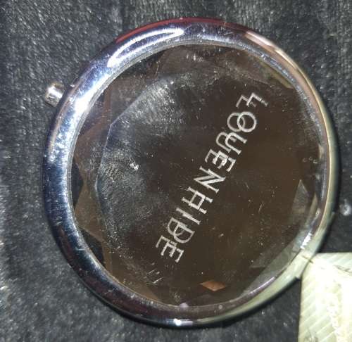 A JOBLOT VINTAGE COMPACTS FOR THE DISCERNING LDIES SOLD AS IS