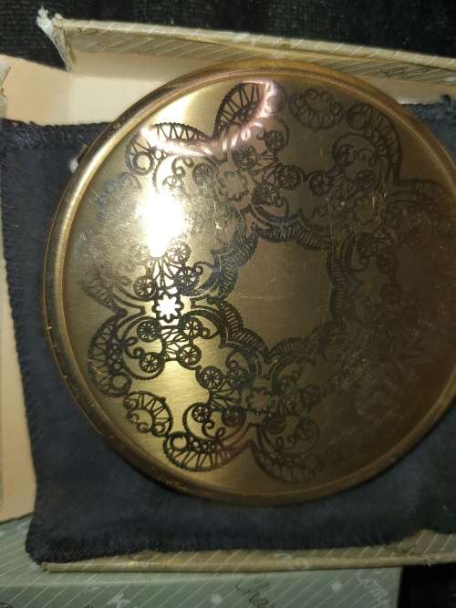 A JOBLOT VINTAGE COMPACTS FOR THE DISCERNING LDIES SOLD AS IS
