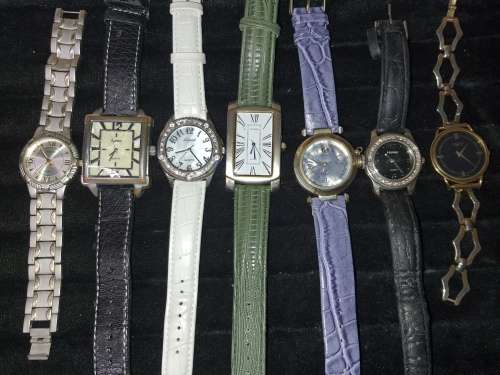 A JOBLOT VINTAGE QUARTZ WATCHES SOLD AS IS NOT TESTED