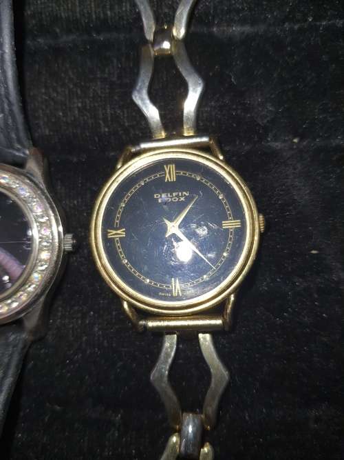 A JOBLOT VINTAGE QUARTZ WATCHES SOLD AS IS NOT TESTED