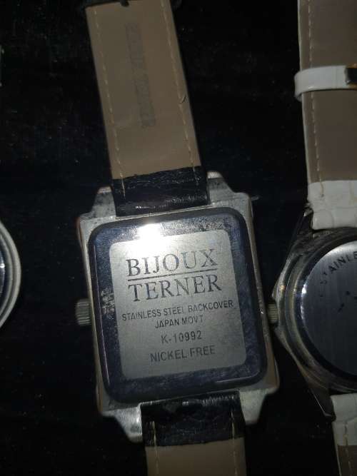 A JOBLOT VINTAGE QUARTZ WATCHES SOLD AS IS NOT TESTED