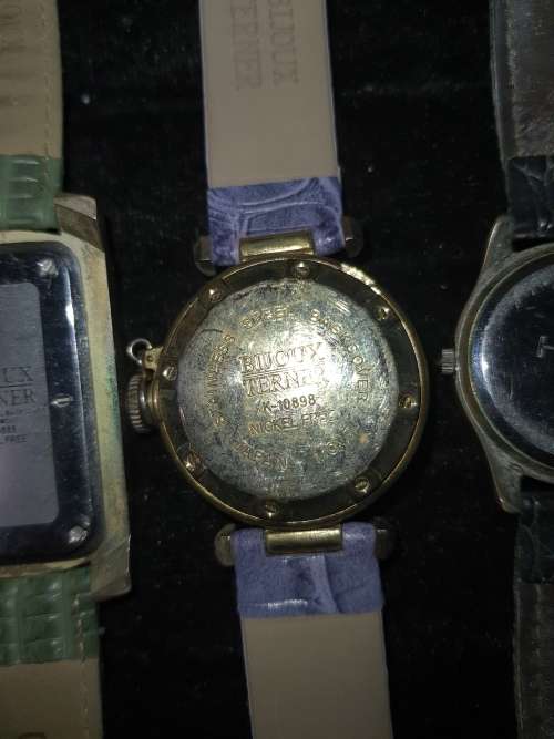 A JOBLOT VINTAGE QUARTZ WATCHES SOLD AS IS NOT TESTED