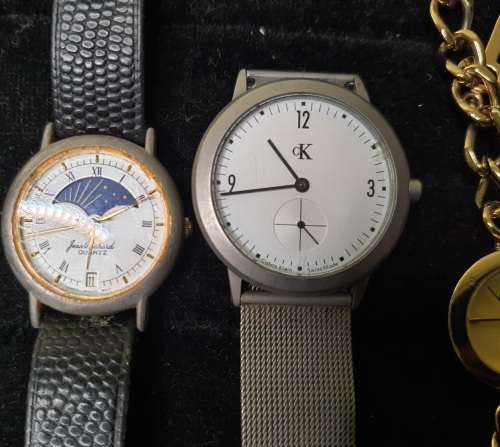 A COLLECTION OF VINTAGE WOMANS QUARTZ WATCHES SOLD AS IS NOT TESTED
