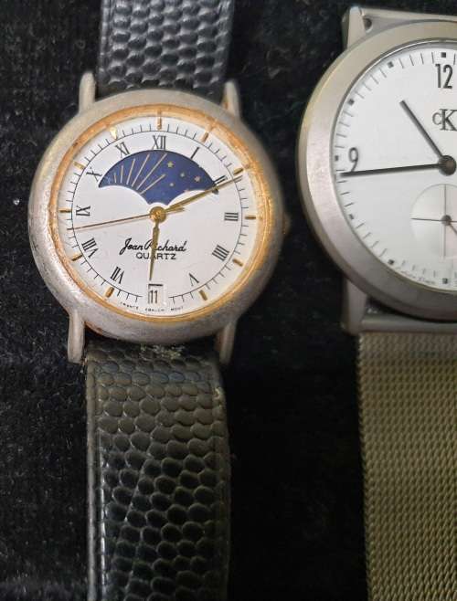 A COLLECTION OF VINTAGE WOMANS QUARTZ WATCHES SOLD AS IS NOT TESTED