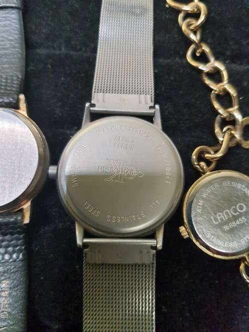 A COLLECTION OF VINTAGE WOMANS QUARTZ WATCHES SOLD AS IS NOT TESTED