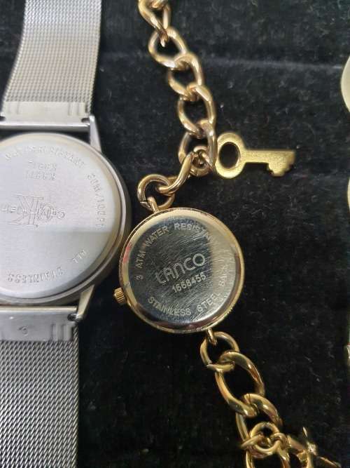 A COLLECTION OF VINTAGE WOMANS QUARTZ WATCHES SOLD AS IS NOT TESTED