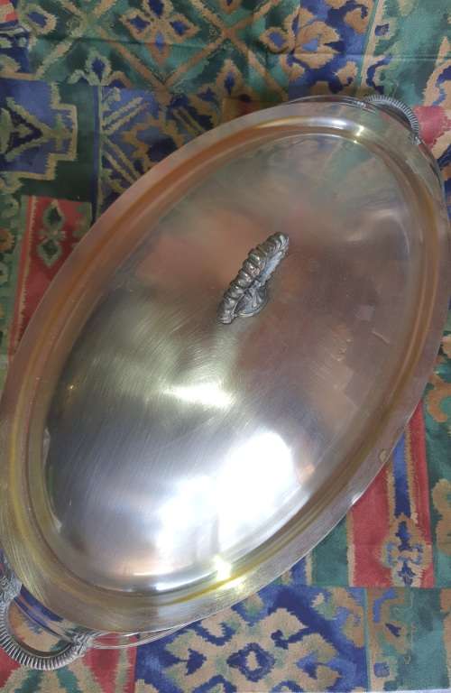 OVAL 18` Silver Plated Casserole with Insert Dish IN  A GREAT CONDITION SOLD AS IS