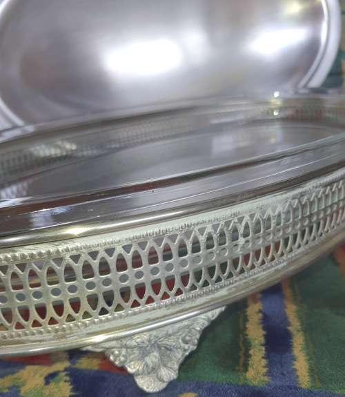 OVAL 18` Silver Plated Casserole with Insert Dish IN  A GREAT CONDITION SOLD AS IS