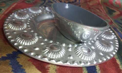 TWO VINTAGE ALLUMINIUM ALLOY  PLATE AND A BOWL IN MINT CONDITION SOLD AS IS