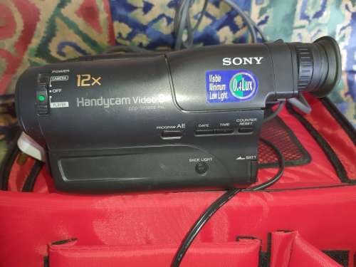 A SONY VIDEO HANDY CAM CAMERA IN WORKING ORDER WITH ALL ACCESSORIES