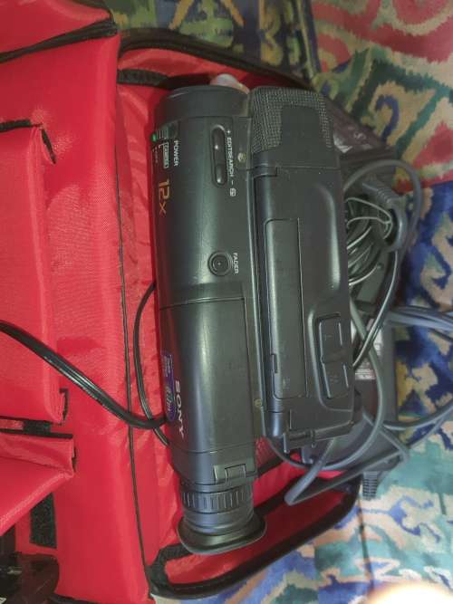 A SONY VIDEO HANDY CAM CAMERA IN WORKING ORDER WITH ALL ACCESSORIES