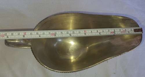A VINTAGE ALUMINIUM ALLOY SAUCE JUG IN GOOD CONDITION SOLD AS IS