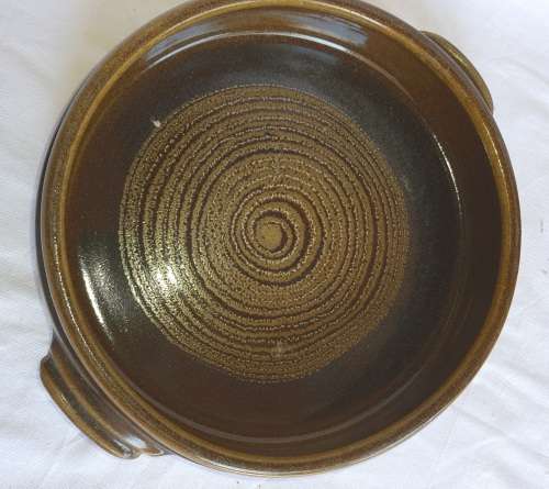 A SET OF TWO VINTAGE OVEN STONE WARE CASSEROLE BOWLS