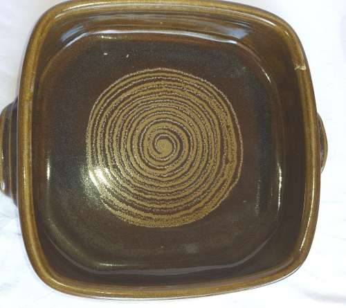 A SET OF TWO VINTAGE OVEN STONE WARE CASSEROLE BOWLS