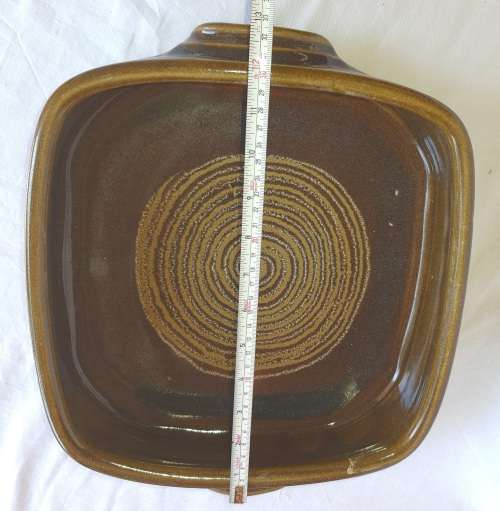 A SET OF TWO VINTAGE OVEN STONE WARE CASSEROLE BOWLS