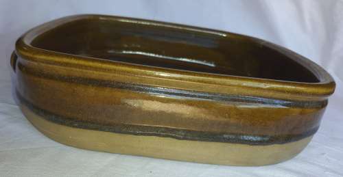 A SET OF TWO VINTAGE OVEN STONE WARE CASSEROLE BOWLS