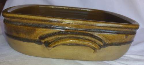 A SET OF TWO VINTAGE OVEN STONE WARE CASSEROLE BOWLS