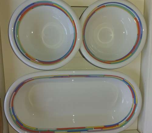 A SET OF TWO ARZBERGE FROM GERMANY SNACK PORCELAIN BOWLS IN ITS ORIGINAL BOXES SOLD AS IS
