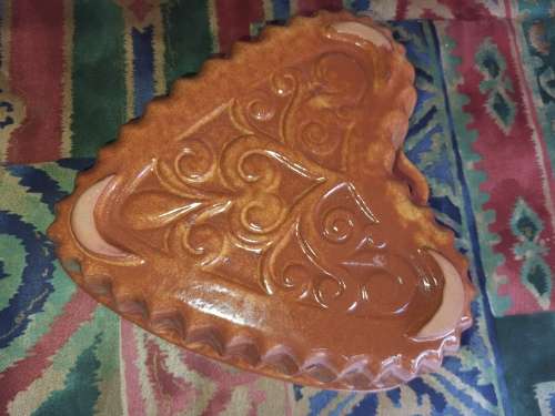 AN OVEN CLAY CERAMIC PORTUGESE STYLE HEART SHAPED CASSEROLE DISH
