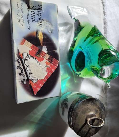 A VINTAGE JOBLOT MURANO PAPER WEIGHT AND OTHER KITCHENALIA SOLD AS IS
