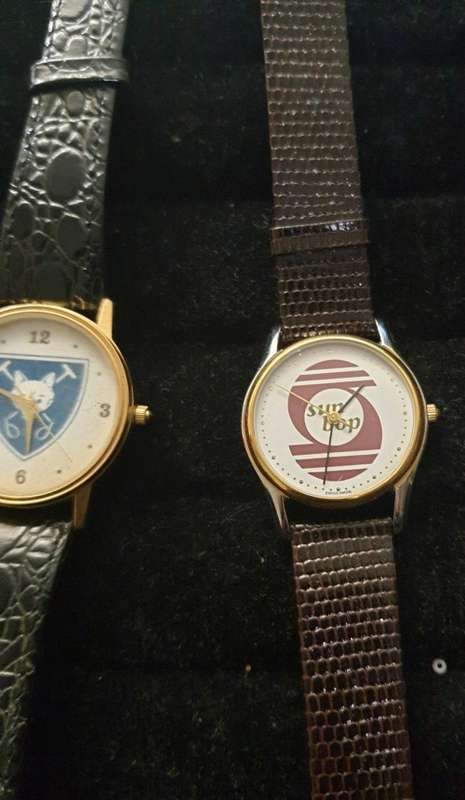 2 VINTAGE QUARTZ WATCHES SOLD AS IS NOT TESTED