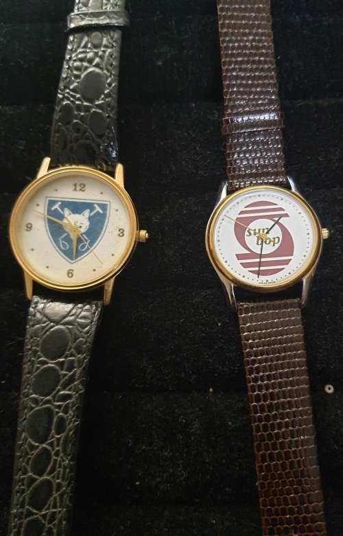 2 VINTAGE QUARTZ WATCHES SOLD AS IS NOT TESTED