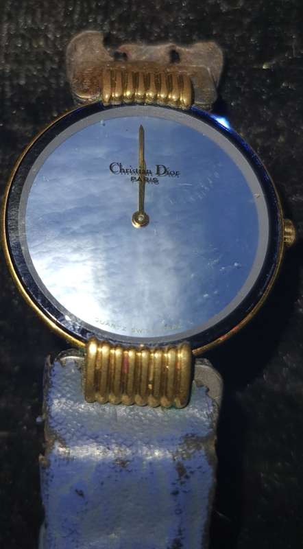 A COLLECTION OF VINTAGE LADIES WATCHES SOLD AS IS NOT TESTED
