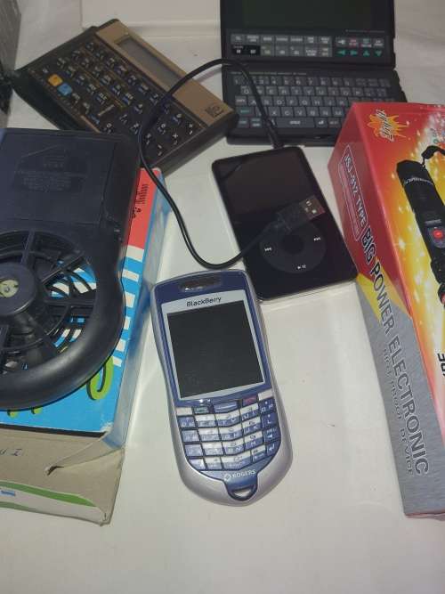 A JOBLOT ELECTRONICS SOLD AS IS