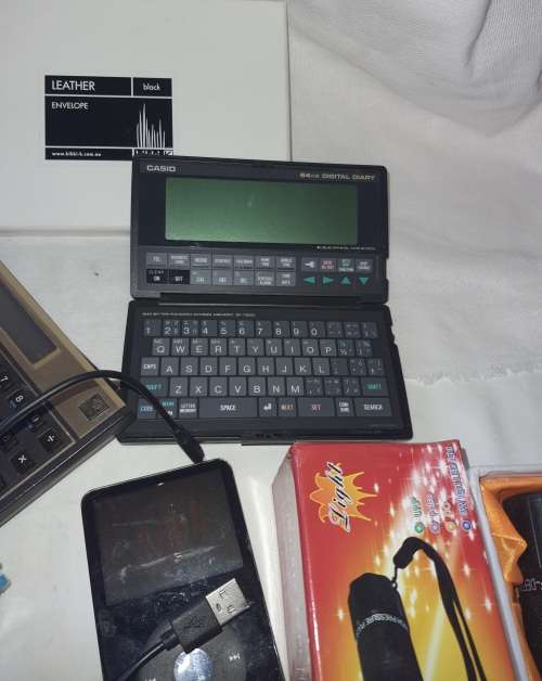 A JOBLOT ELECTRONICS SOLD AS IS