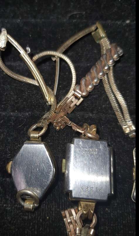 A COLLECTION OF ANTIQUE WOMANS WATCHES SOLD AS IS NOT TESTED