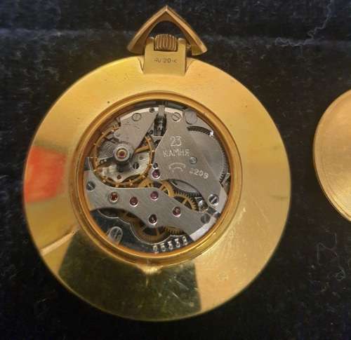 A VINTAGE RUSSIAN RAKETA 23 JEWELS POCKET OR PENDANT WATCH SOLD AS IS NOT TESTED