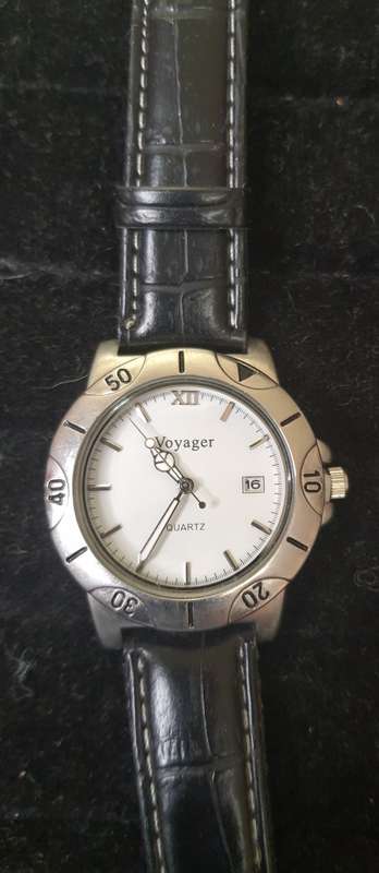 A MENS VOYAGER SPORTS WATCH SOLD AS IS NOT NOT TESTED