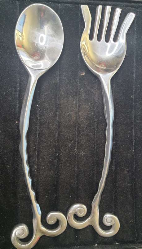 AN ART DECOR CUTTLERY SET SPOON AND LADEL