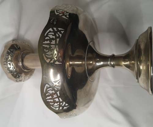 A SILVER PLATED FOUNTAIN STYLE STAND FOR DESERTS OR SWEATS SOLD AS IS