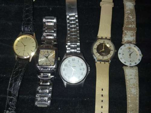 A JOBLOT VINTAGE DRESS WATCHES  SOME ARE WORKING SOLD AS IS NOT TESTED