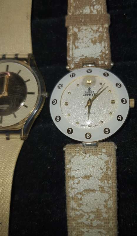 A JOBLOT VINTAGE DRESS WATCHES  SOME ARE WORKING SOLD AS IS NOT TESTED