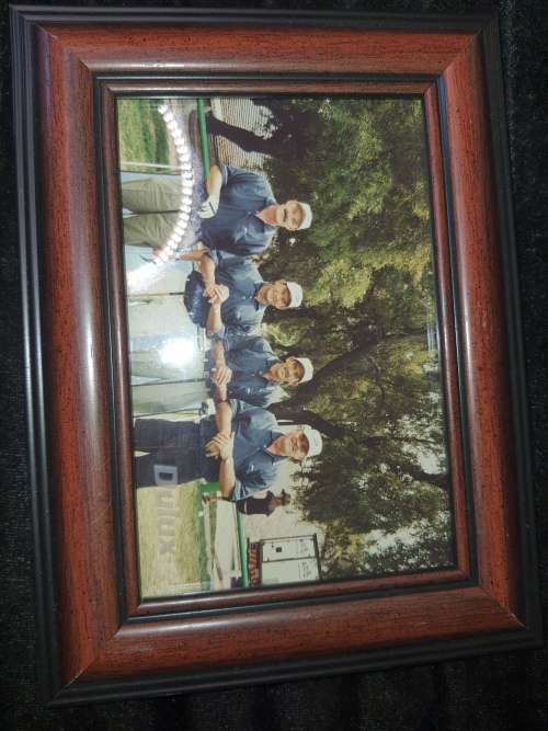 A COLLECTION OF PICTURE FRAMES SOLD AS IS
