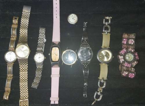 A COLLECTION OF VINTAGE WOMANS DRESS WATCHES SOLD AS IS NOT TESTED