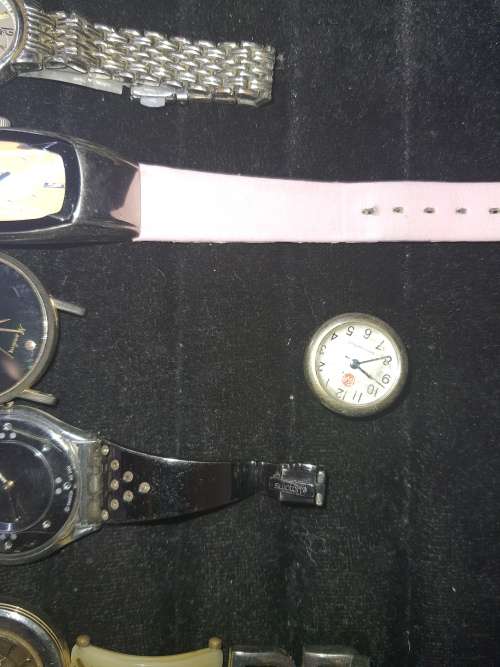 A COLLECTION OF VINTAGE WOMANS DRESS WATCHES SOLD AS IS NOT TESTED