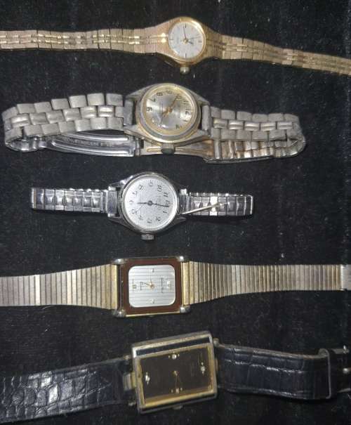 A VINTAGE JOBLOT LADIES WATCHES SOLD AS IS NOT TESTED