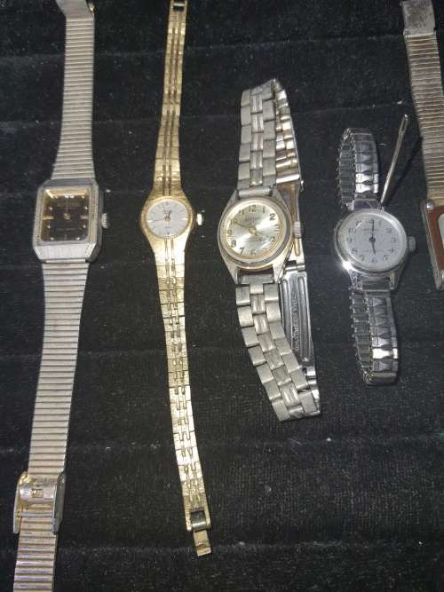 A VINTAGE JOBLOT LADIES WATCHES SOLD AS IS NOT TESTED