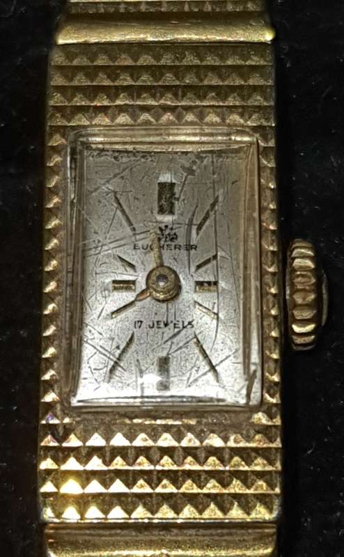 A JOBLOT VINTAGE WOMANS WATCHES SOLD AS IS NOT TESTED