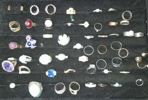 A VINTAGE COLLECTION JOBLOT DRESS RINGS SOME WITH GEMS STONE