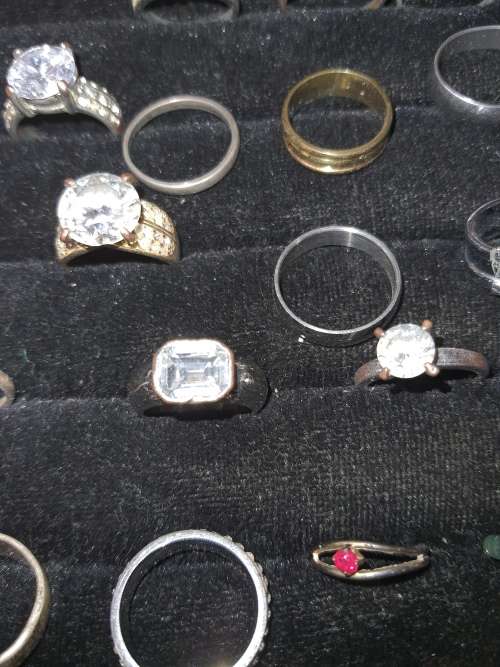 A VINTAGE COLLECTION JOBLOT DRESS RINGS SOME WITH GEMS STONE